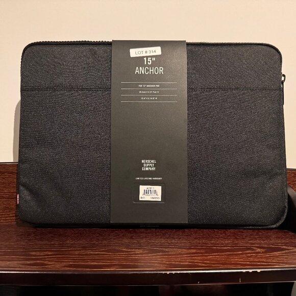 New Herschel Anchor Laptop Sleeve - Black - 13"-16" - Picture 6 of 7